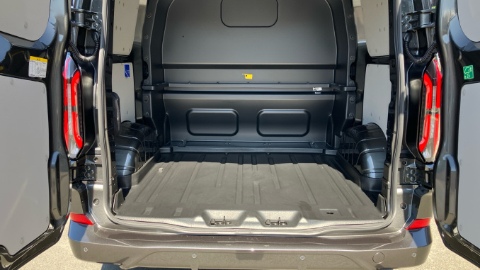 Ford Transit Custom 320 L1 Petrol Fwd 2.5 PHEV 232ps H1 Double Cab Van Sport Auto - Image 12